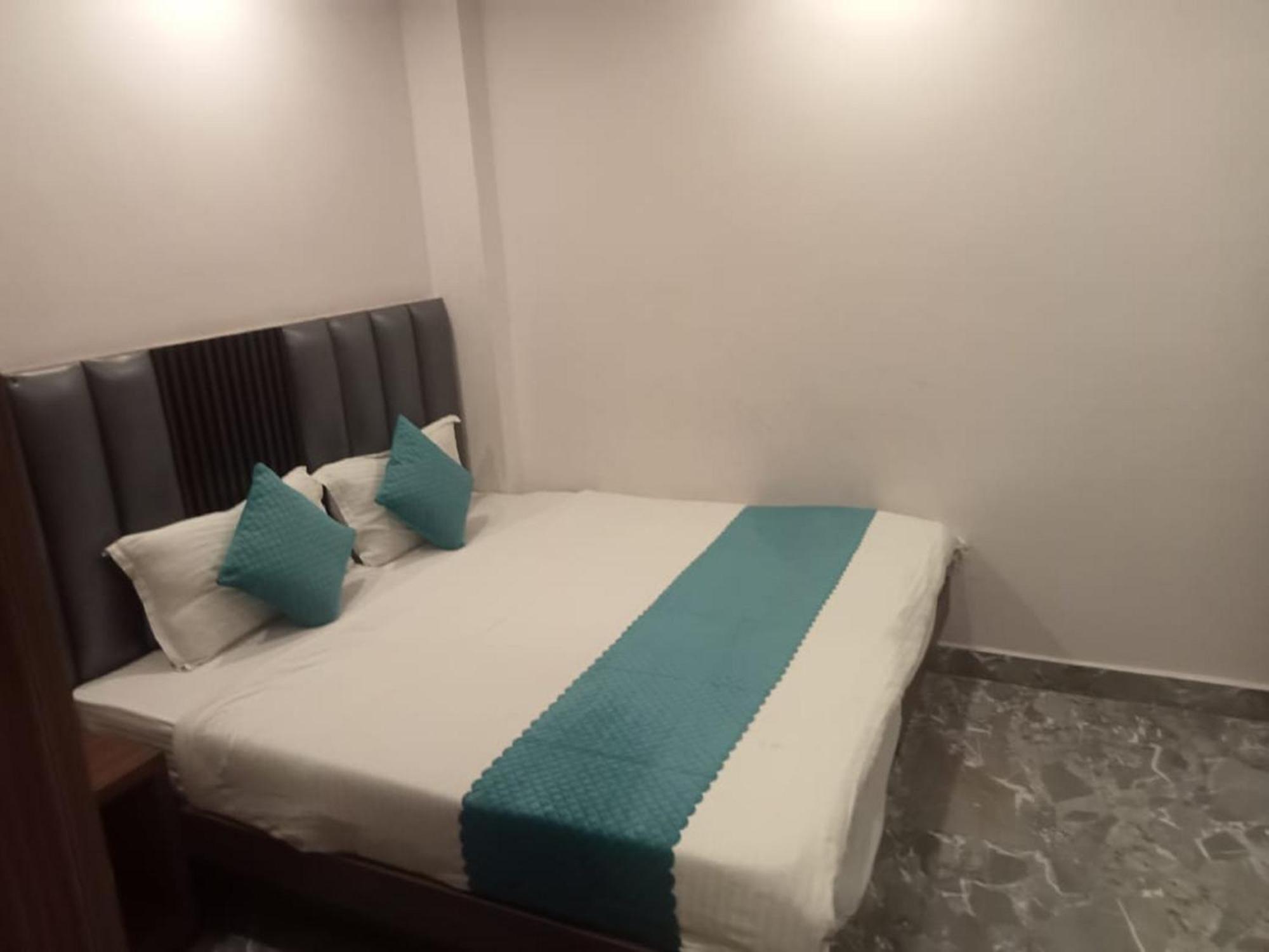 Del Fox Hotel Shanti Residency - Just A Minute Away From New Delhi Railway Station And Connaught Place & 5 Mins From Vfs Exterior photo