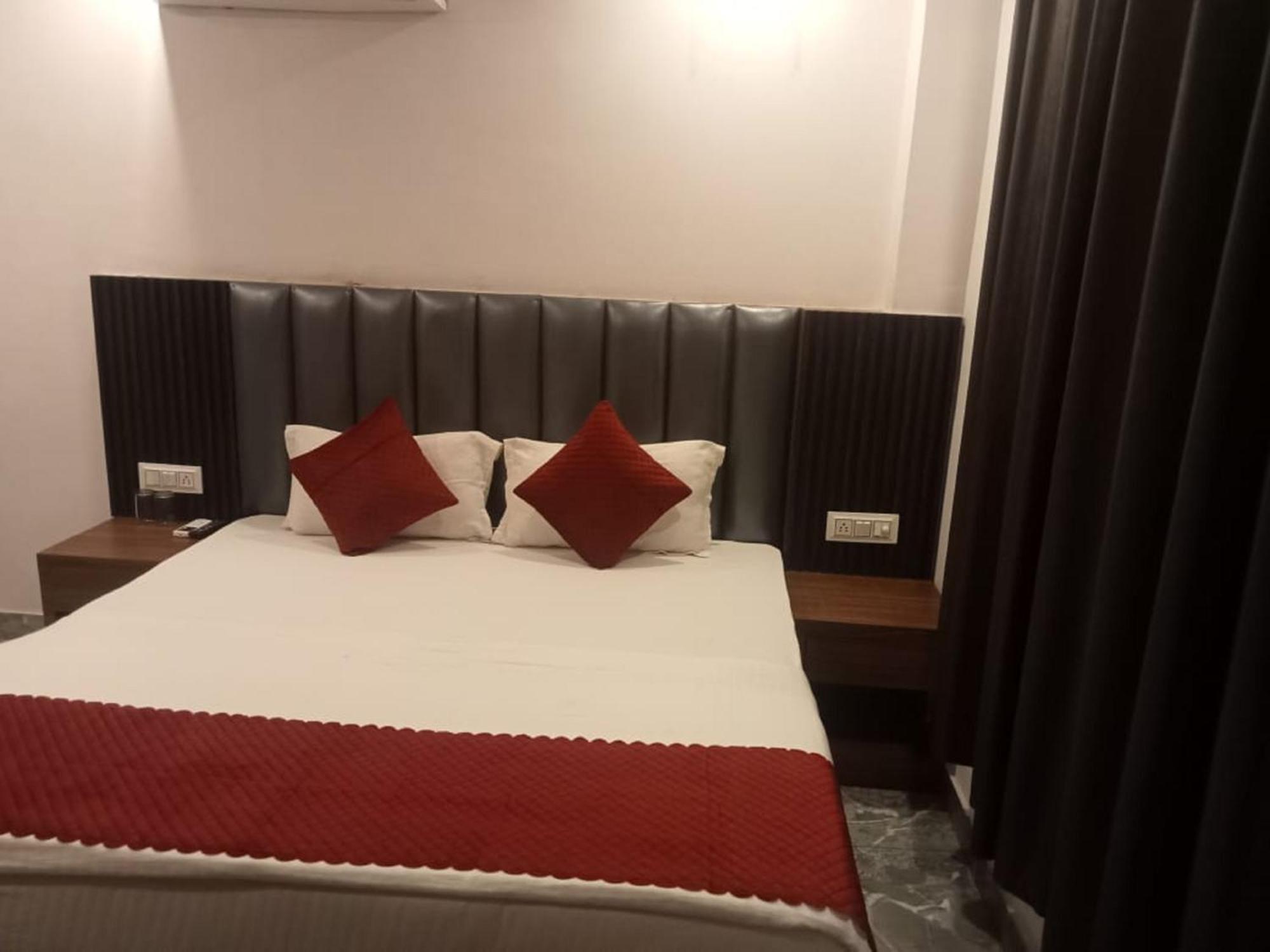 Del Fox Hotel Shanti Residency - Just A Minute Away From New Delhi Railway Station And Connaught Place & 5 Mins From Vfs Exterior photo
