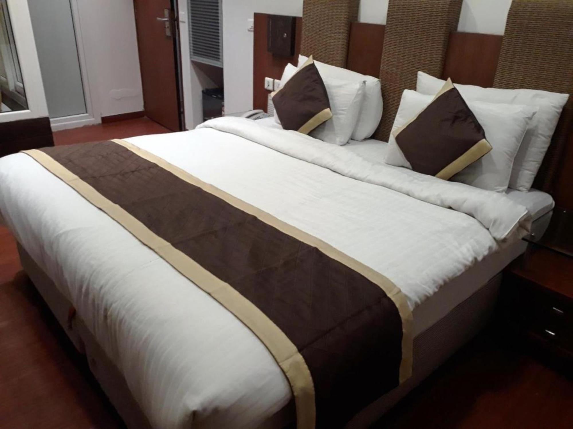 Del Fox Hotel Shanti Residency - Just A Minute Away From New Delhi Railway Station And Connaught Place & 5 Mins From Vfs Exterior photo